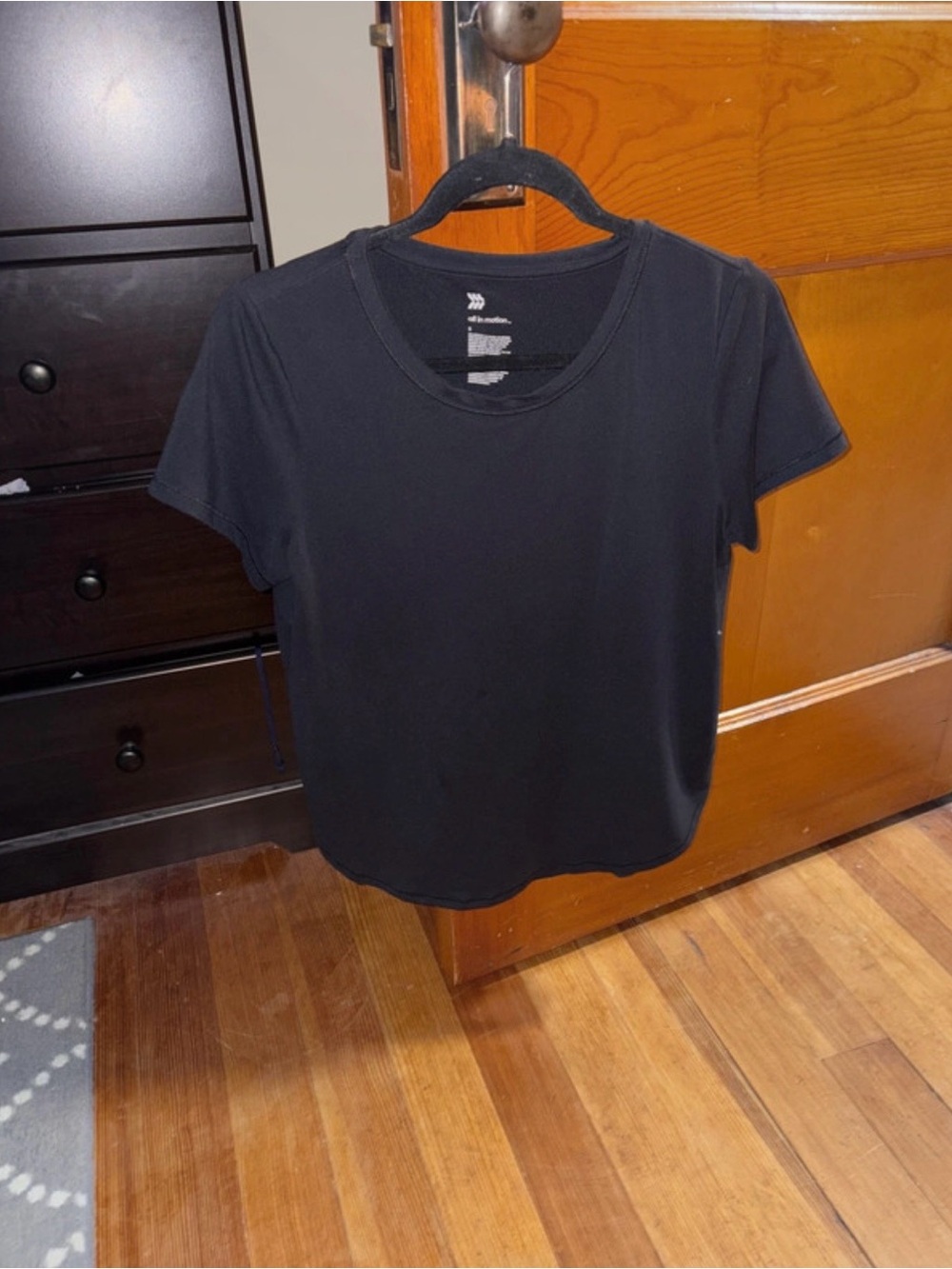 all in motion Black Short Sleeve Crewneck Tee